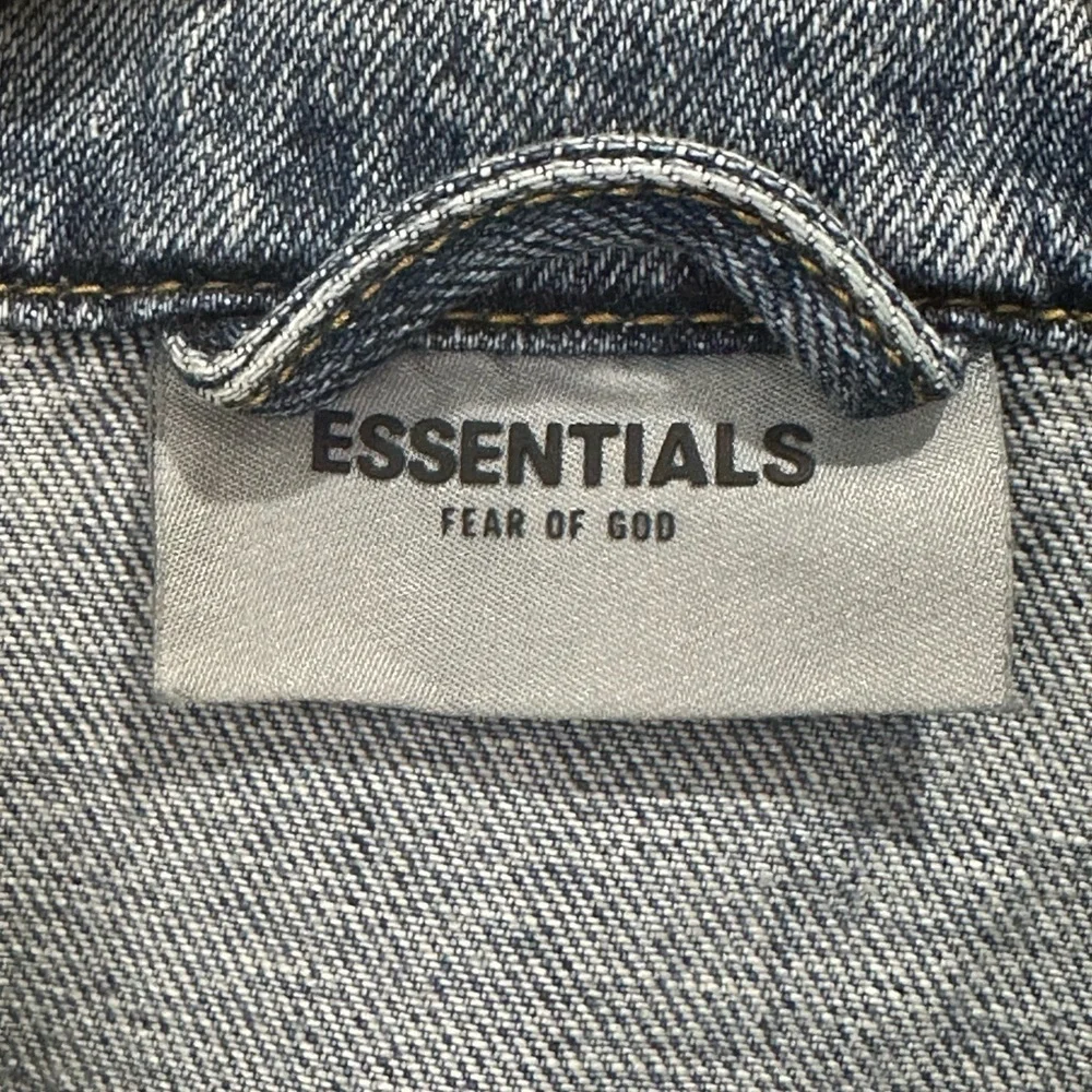 Fear Of God Essentials Denim Trucker Jean Jacket Indigo Blue Large Streetwear